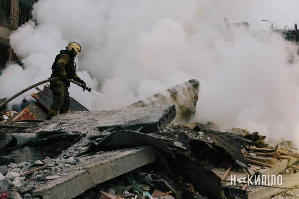 Розбір завалів багатоповерхівки у Харкові

Фото: Павло Пахоменко